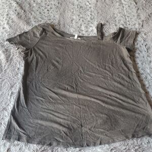 Maurices Gray Relaxed Fit Short Sleeve Tee